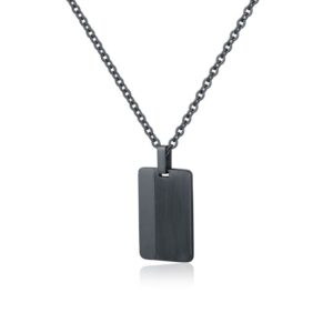 Collana con targhetta nera satinata